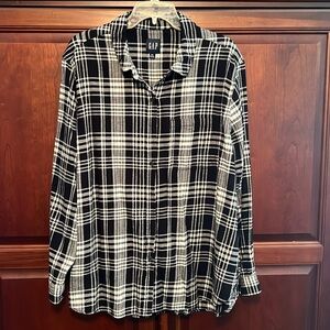 Gap women’s long sleeve flannel.